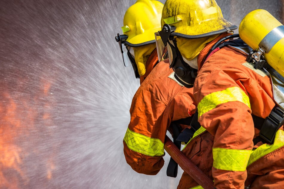 Die Flammen in Frankfurt-Bockenheim konnten von Anwohnern gelöscht werden, im Stadtteil Gallus rückte die Feuerwehr an, um den Brand vollständig zu löschen. (Symbolfoto)