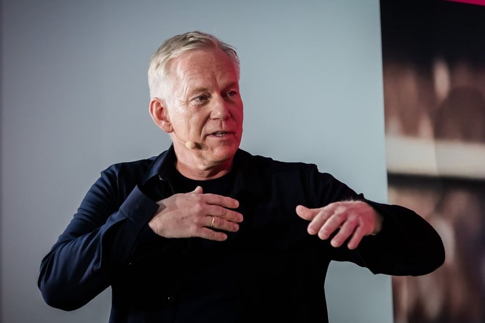 Johannes B. Kerner (60) wird auch in diesem Jahr wieder die "Ein Herz für Kinder"-Benefizgala moderieren.