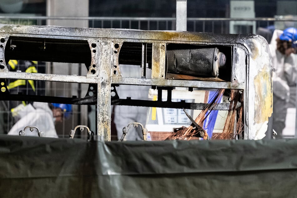 Nach Busbrand mit sechs Toten: Täter hatte laut Polizei wohl psychische Probleme