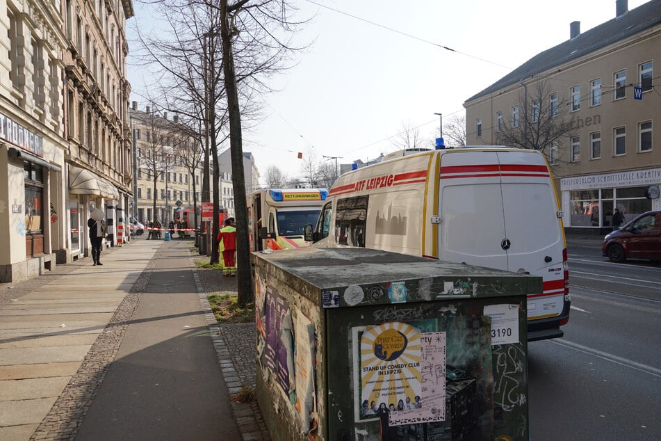 Feuerwehr und Polizei wurden am Montag zur Dresdner Straße gerufen.