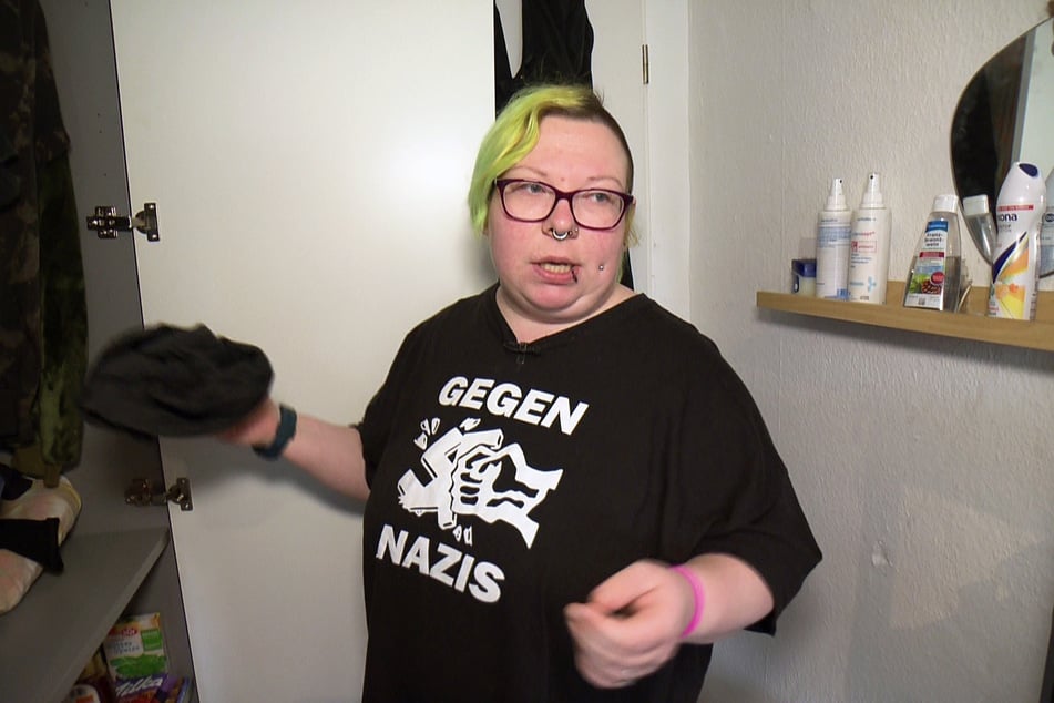 Partnerin Lausi (34) rät ihm von einer Selbstständigkeit ab.