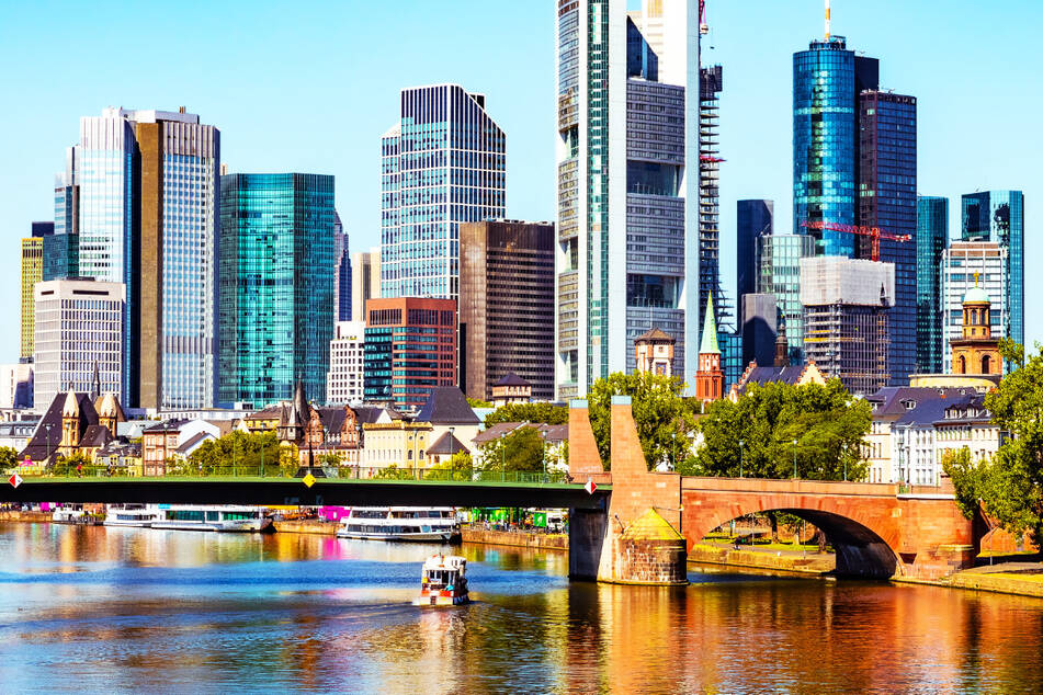 Frankfurt am Main ist ein wichtiger Finanzplatz - und zahlreiche der in der Stadt ansässigen Banken wenden sich mit einem Aufruf zur Europawahl gegen Extremismus, Populismus und Rassismus.