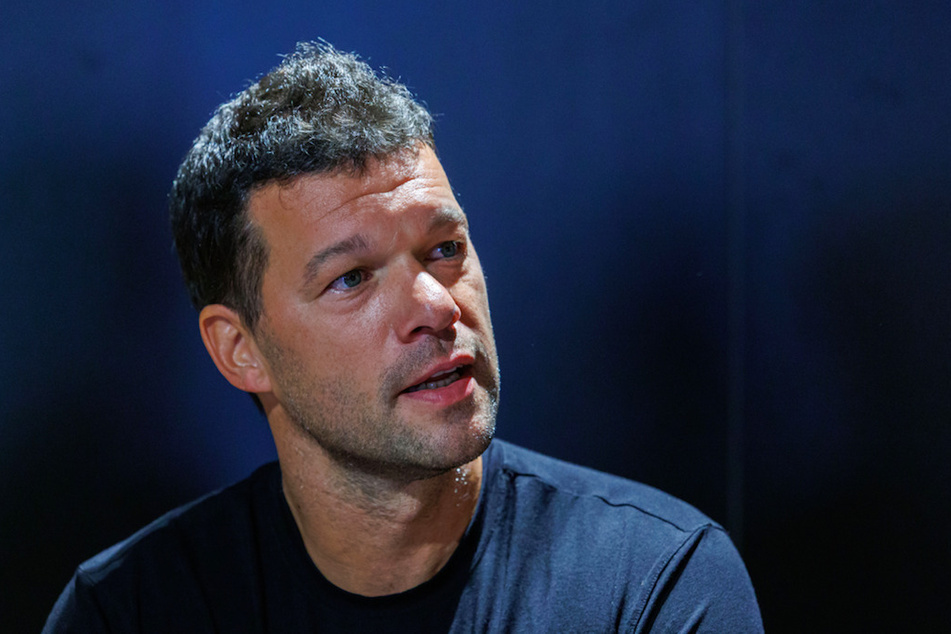 Michael Ballack (45) sieht den Druck beim FC Bayern als Faktor zu dessen Erfolg.