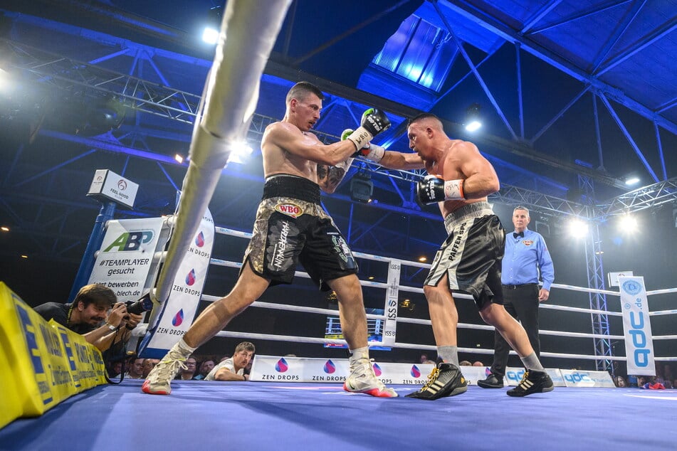 Im Kraftverkehr sorgten bei der SES-Box-Gala unter anderem Tom Dzemski (27, v.l.) und Nick Hannig (38) für gute Stimmung.