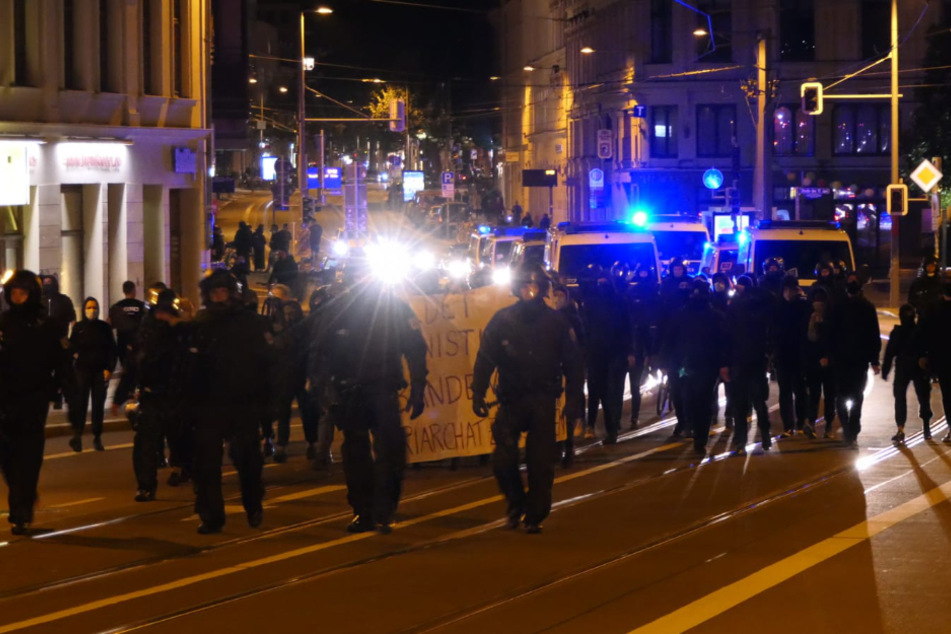 Nach den Ausschreitungen am Samstagabend kam es zu weiteren Demonstrationen für die Freilassung der festgenommenen Personen.
