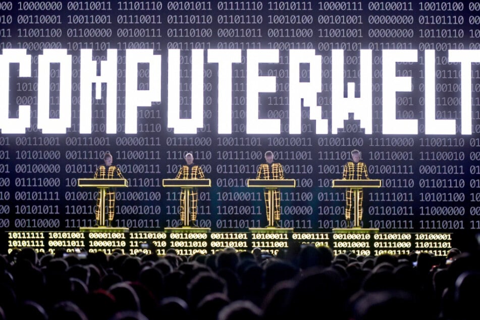 Doppel-Konzert krönt das KuHa-Jahr: Kraftwerk begeistern in der Stadthalle