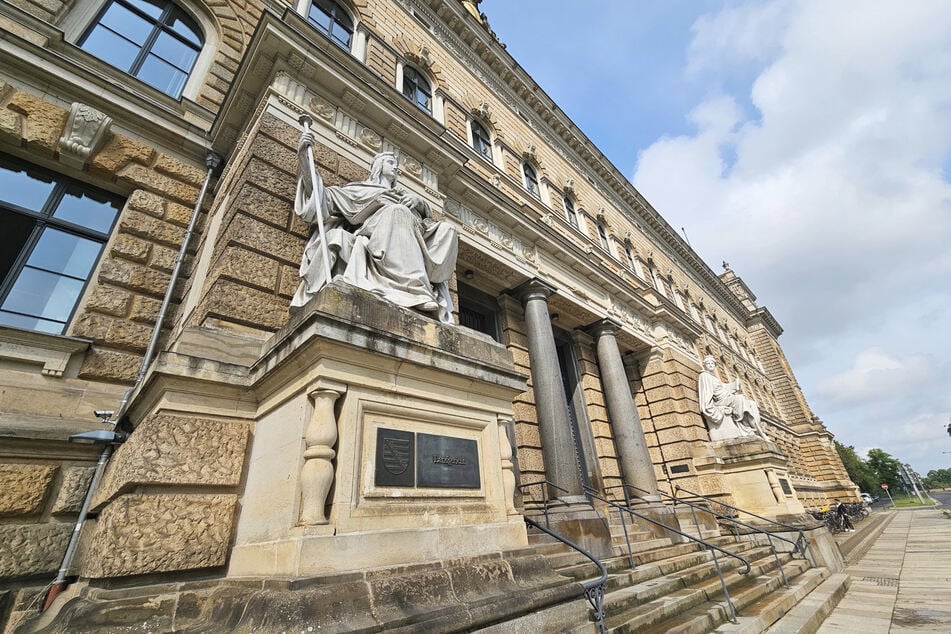Bis ein Urteil fällt, sind wohl noch einige Verhandlungstage am Landgericht Dresden nötig.