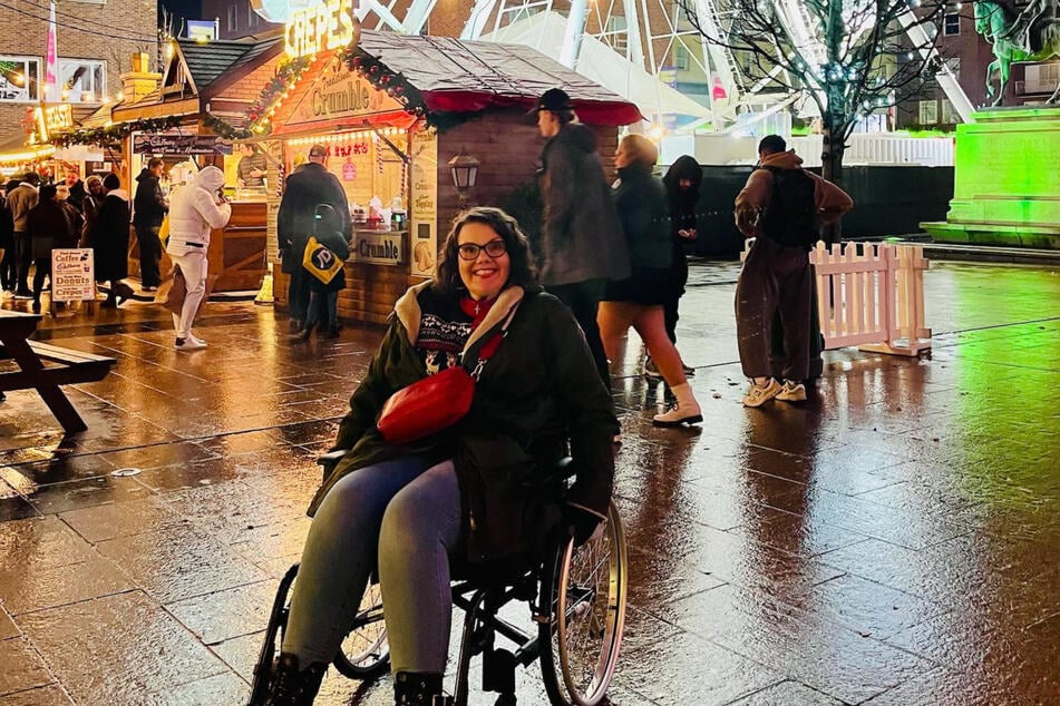 Sarah Lewis (46) konnte eines Tages nicht mehr gehen. Ärzte schoben es auf den Alltagsstress.