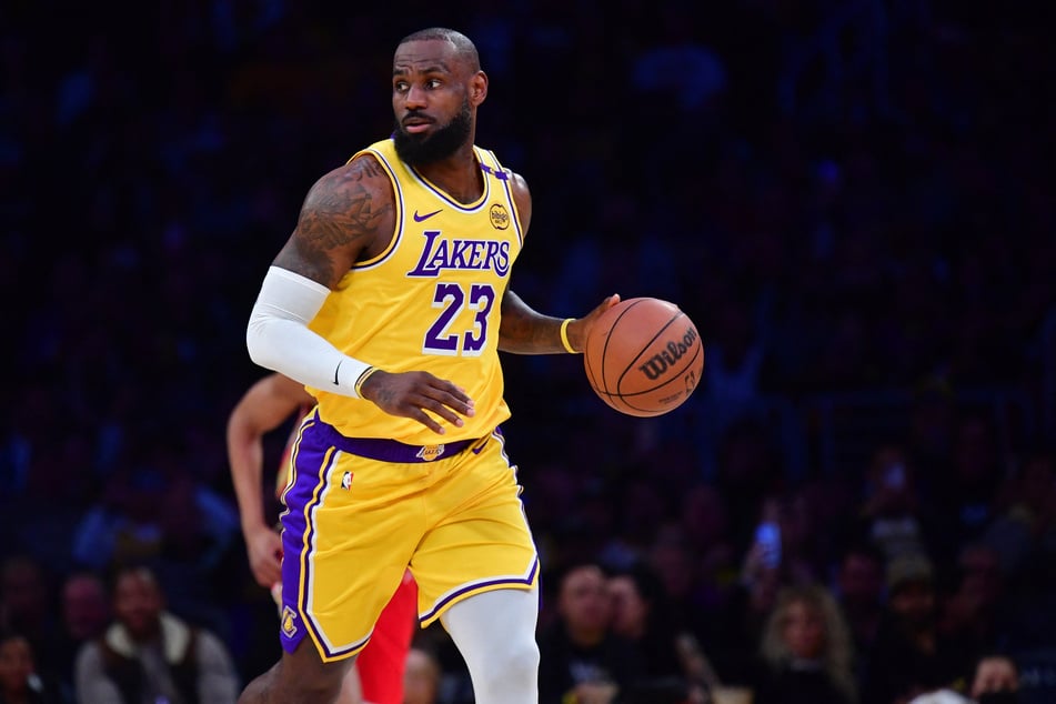 Los Angeles Lakers forward LeBron James controls the ball against the New Orleans Pelicans during the first half at Crypto.com Arena.