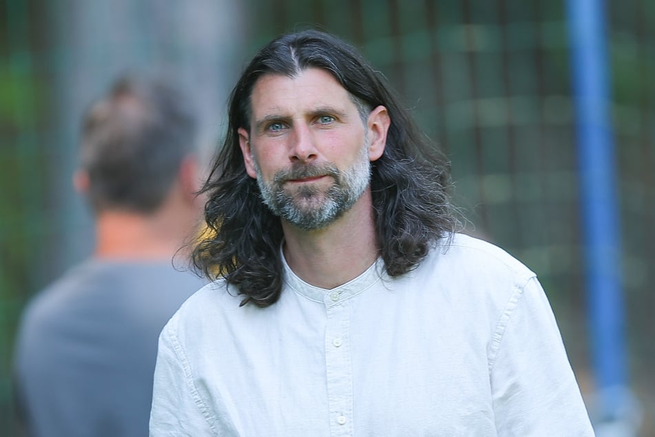 Sportdirekter Robin Lenk (41) sorgt sich über die Aufstellung.