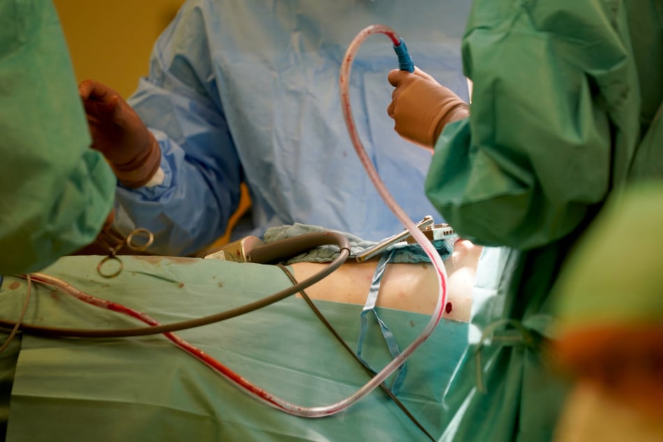 Höhere Vergütungen und Tarifsteigerungen für Krankenhauspersonal könnten in Zukunft begrenzt werden.