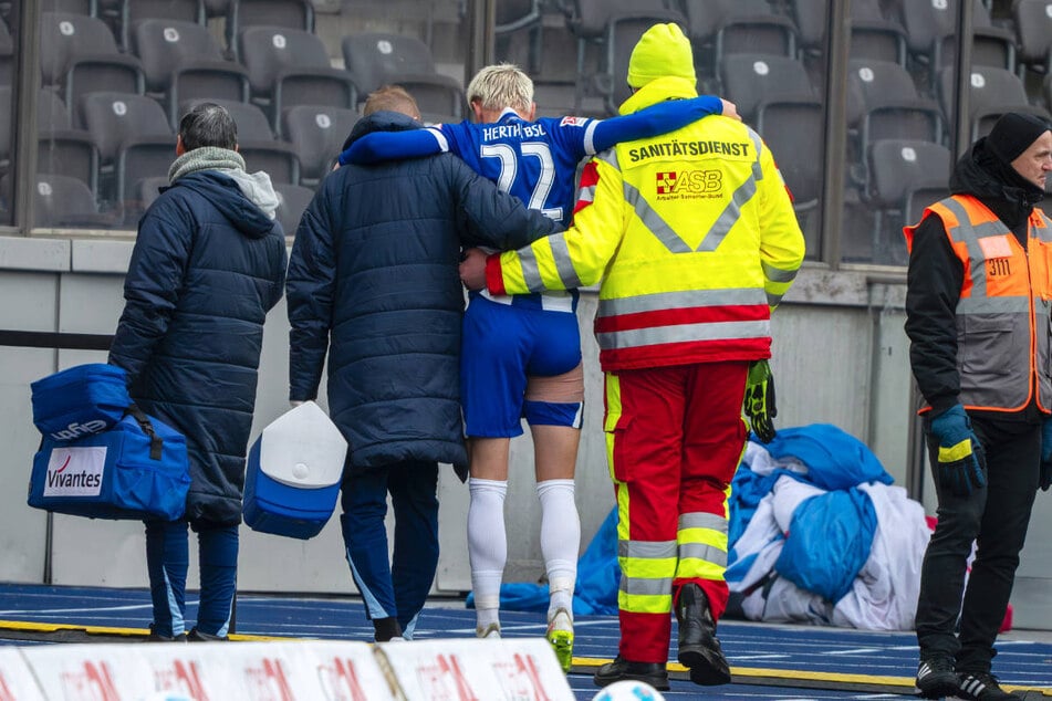 Marten Winkler musste bereits in der ersten Halbzeit verletzt ausgewechselt und mit dick bandagiertem Oberschenkel in die Katakomben gebracht werden.