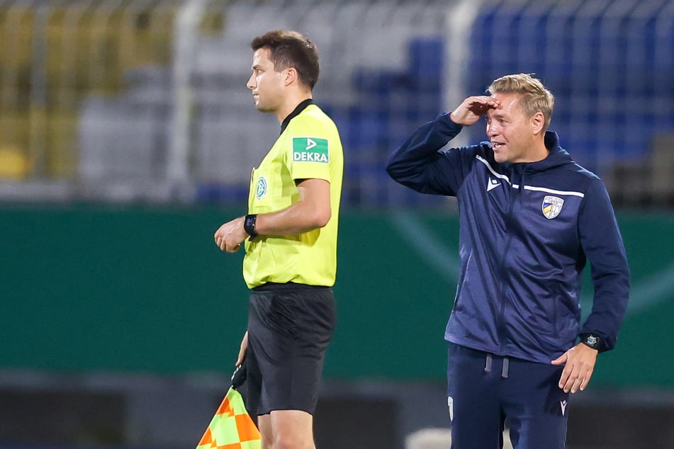Blick in die Zukunft: Für FCC-Trainer Dirk Kunert (53) und seine Mannschaft soll es - Stand jetzt - am 11. Januar mit dem Mannschaftstraining wieder losgehen. (Archiv)
