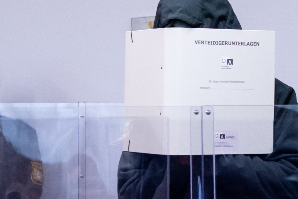 Mädchen (11) war sein Opfer: Welche Strafe erhält der Wolfsmasken-Vergewaltiger?