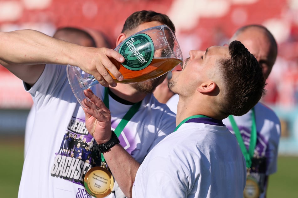 Aue hatte sich im Mai zum Sachsenpokal-Champion gekrönt und so für den DFB-Pokal qualifiziert.