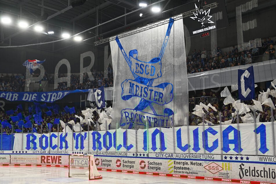 Gigantisch! So eine Choreo gab's lange nicht. Dazu ist die Stimmung im Löwenkäfig endlich überragend.