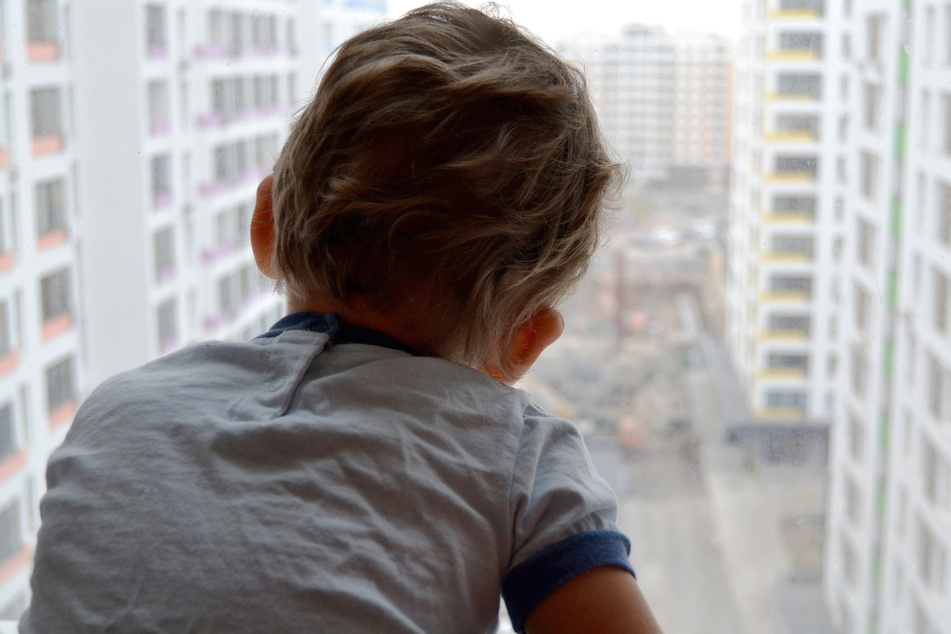 Der Sohn (2) der 19-Jährigen befindet sich in Obhut eines Sozialdienstes. (Symbolfoto)