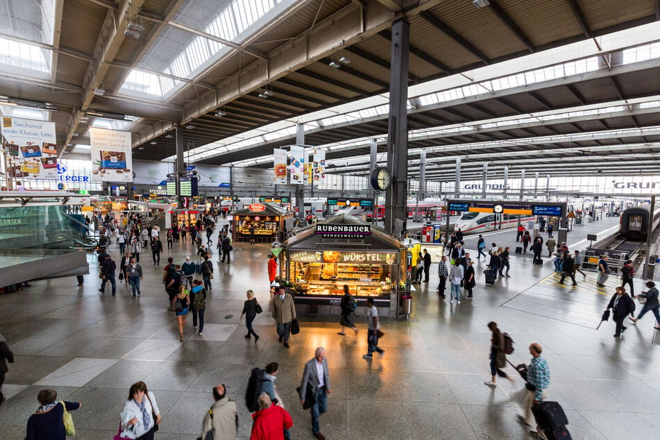 Der Hauptbahnhof in München beherbergt eines der größten, unterirdischen Einkaufszentren Deutschlands.