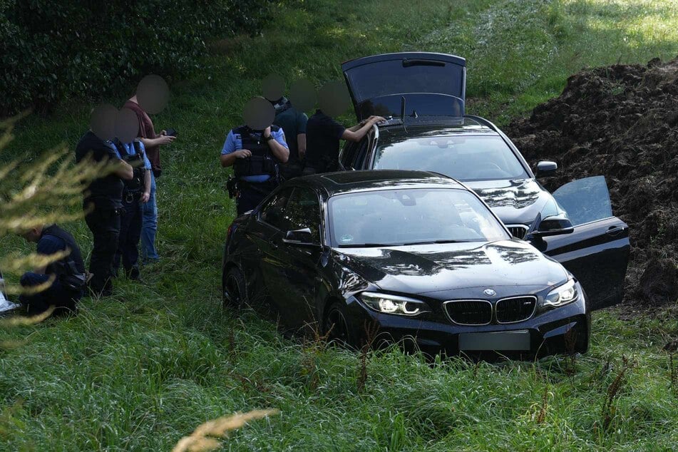Verfolgungsjagd in der Oberlausitz: BMW-Dieb fährt sich an Misthaufen fest