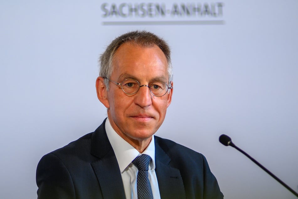 Verfassungsschutzchef Jochen Hollmann sieht den Rechtsextremismus als erhebliche Bedrohung für die Demokratie.