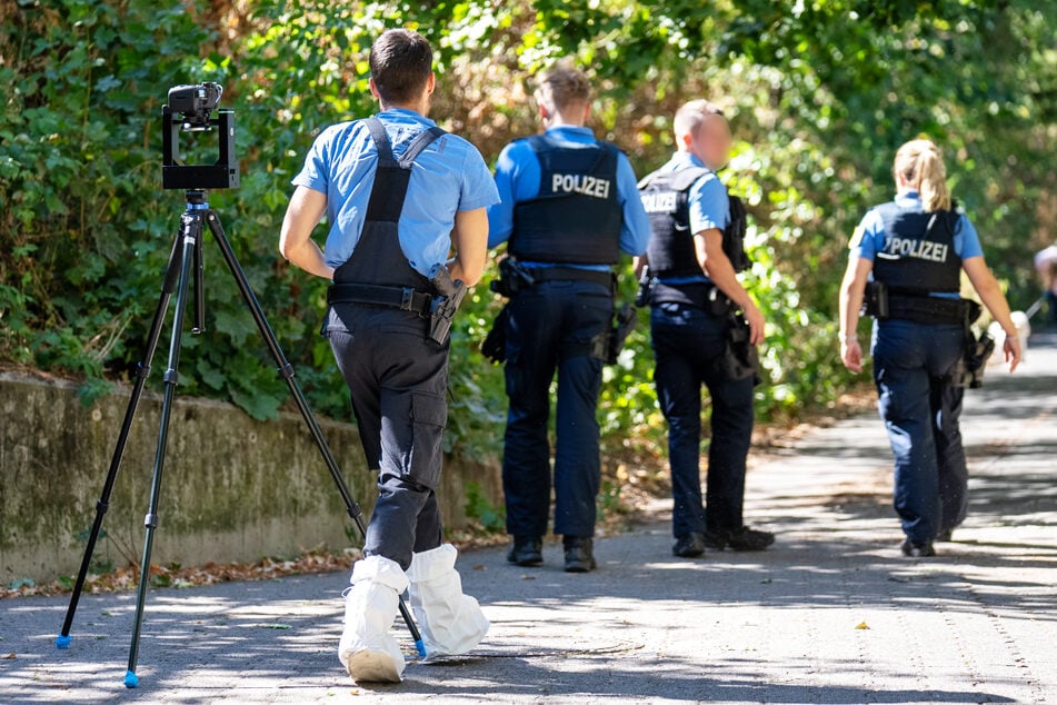 Am Nachmittag wurden unter anderem intensiv Spuren gesichert.
