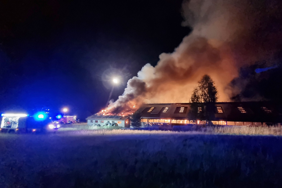 Am Samstagabend brannte in Frankenberg eine Scheune komplett ab.