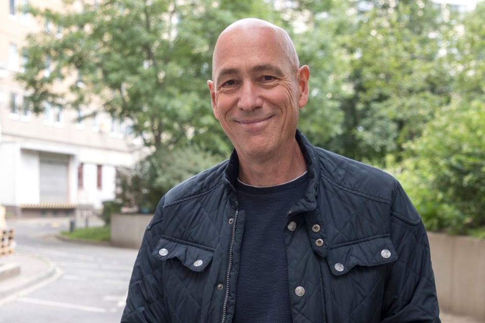 Der 61-Jährige arbeitet als Geschäftsführer der Fraktion Freie Wähler in Dresden.