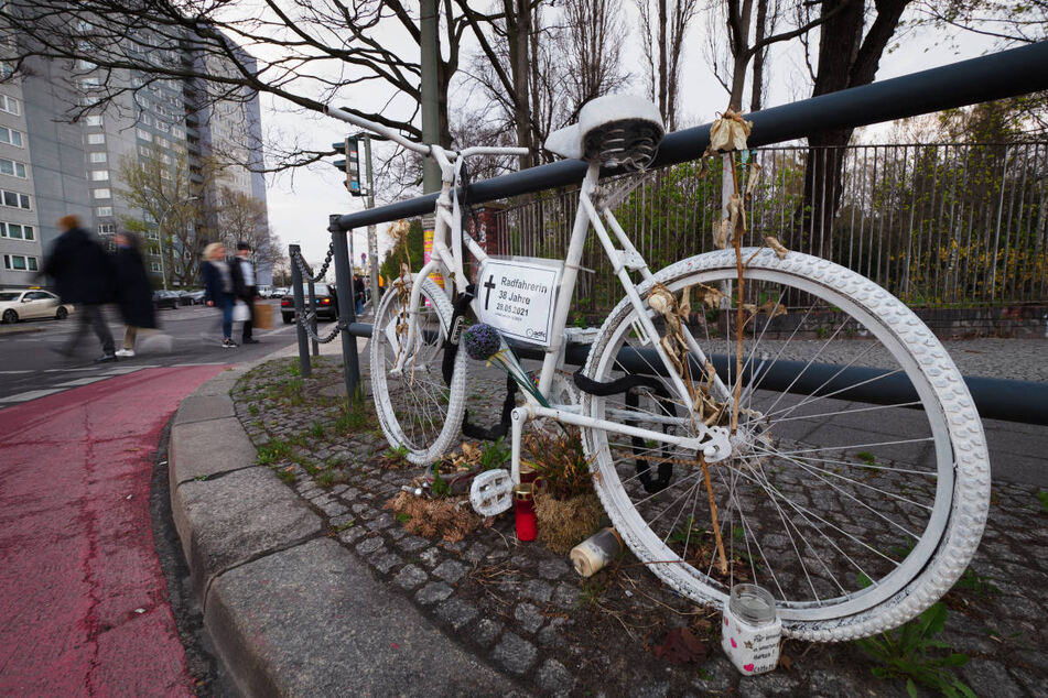 Berlin: Radfahrerin nach Sturz in Krankenhaus gestorben: Polizei nicht informiert