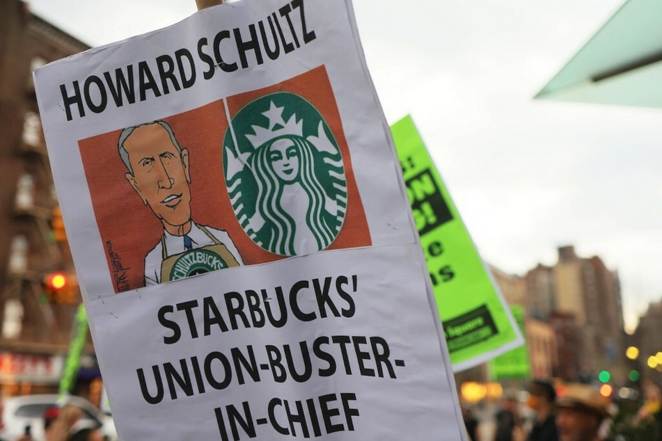 The complaint asks Starbucks CEO Howard Schultz to give notice to all employees that Starbucks violated the law by infringing on workers' rights.