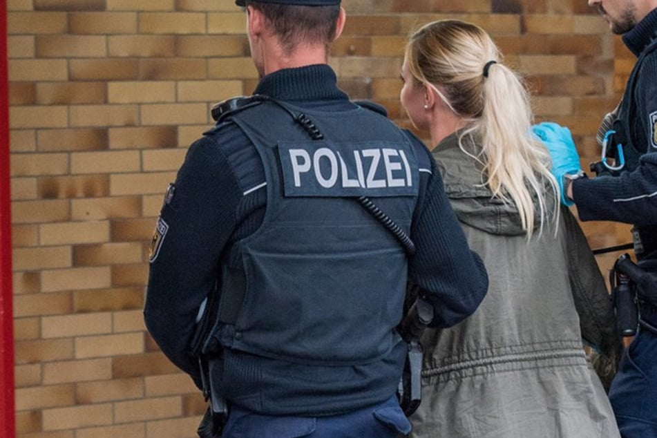 Sie dann aber auch: Mann verpfeift seine Ehefrau bei eigener Festnahme – beide in Haft