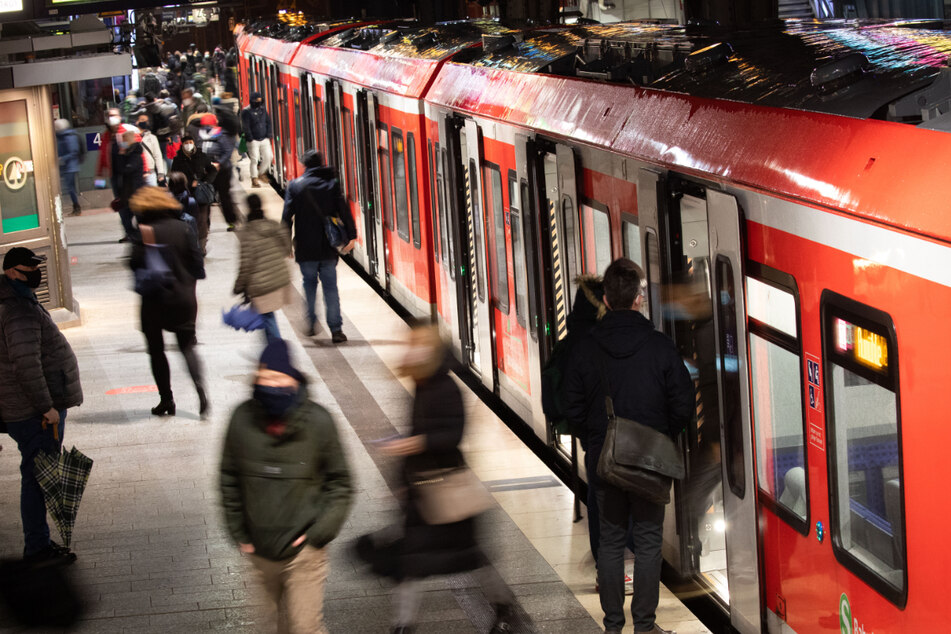 Der Vorfall ereignete sich am Bahnhof von Bad Homburg (Symbolfoto).