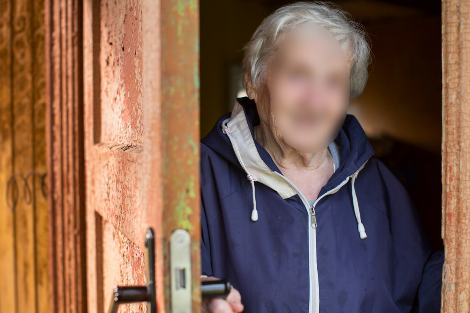 In Westsachsen hat ein Pärchen in letzter Zeit an Wohnungstüren gebettelt und dann die Wohnungsinhaber beklaut. In Glauchau erbeuteten sie von einer Seniorin Schmuck. (Symbolbild)
