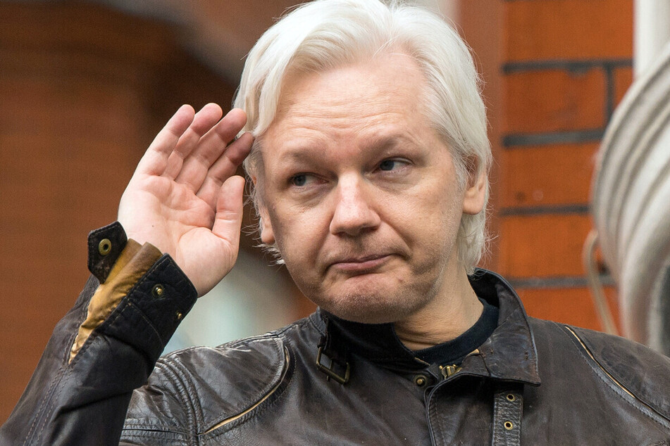  Julian Assange ist ein australischer Journalist und Gründer von WikiLeaks.