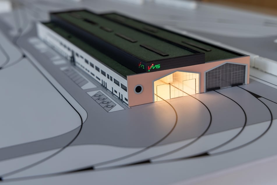 Das 3-D-Modell der Werkstatt: Das Gebäude wird 120 Meter lang, 44 Meter breit und ein begrüntes Dach mit Solaranlage bekommen.