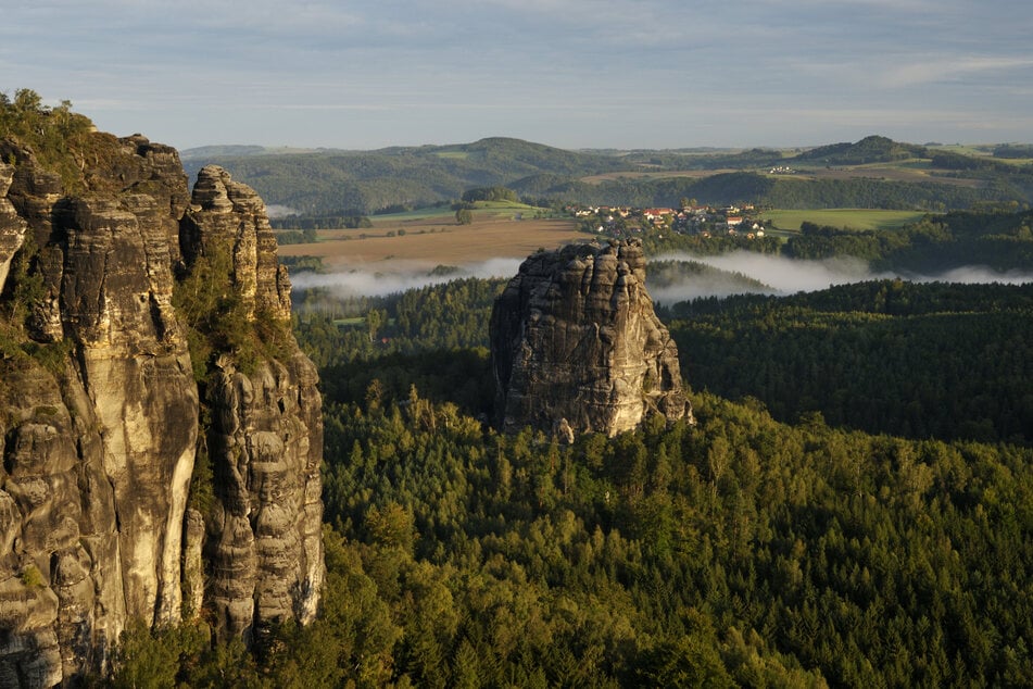Die Sächsische Schweiz ist für Wanderer und Menschen, die die Natur lieben, ein beliebtes und leicht zu erreichendes Ziel.
