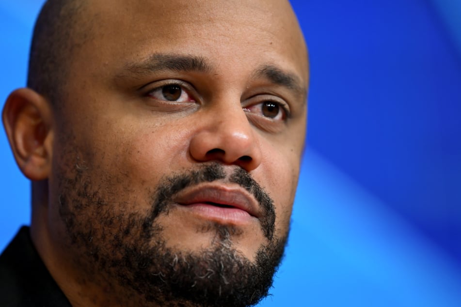 FC-Bayern-Trainer Vincent Kompany (39) hatte zuletzt in einer Brandrede den noch immer vorherrschenden Rassismus im Fußball thematisiert.