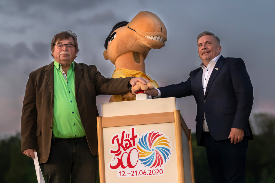 Gemeinsamer Startschuss für das "LichtWerk": Schaustellerchef Klaus Illgen (73, l.) und Oberbürgermeister Rolf Schmidt (60).