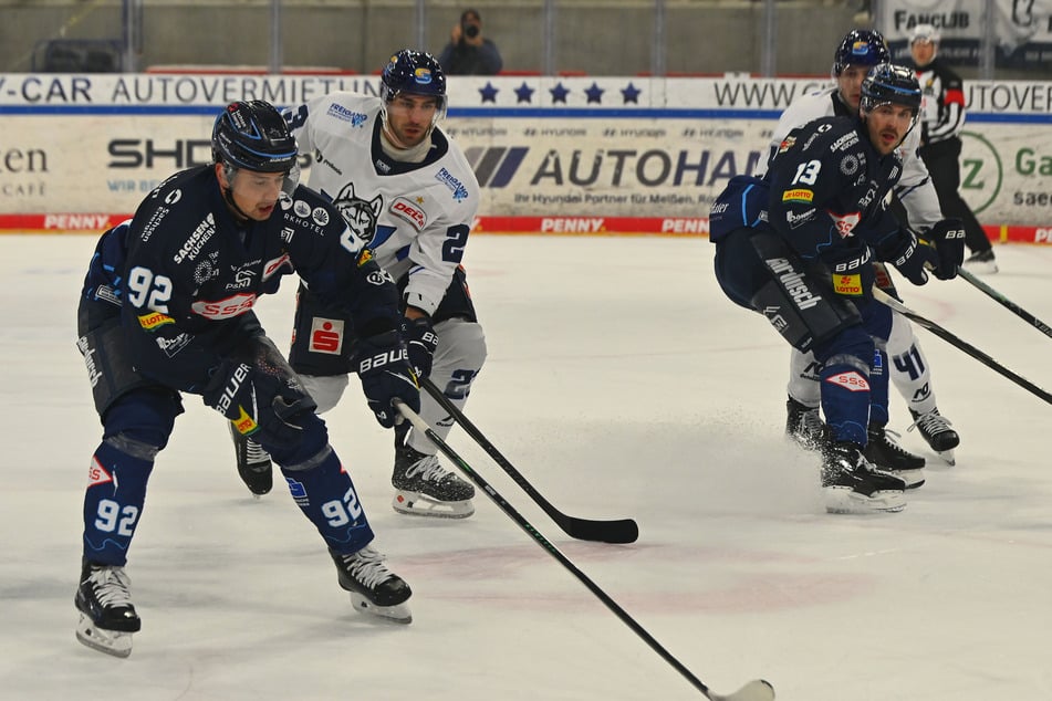 Im Derby, aber auch in jedem anderen Spiel: Für Tomas Andres (30, l.) ist Geduld und Ruhe der Schlüssel zum Erfolg.