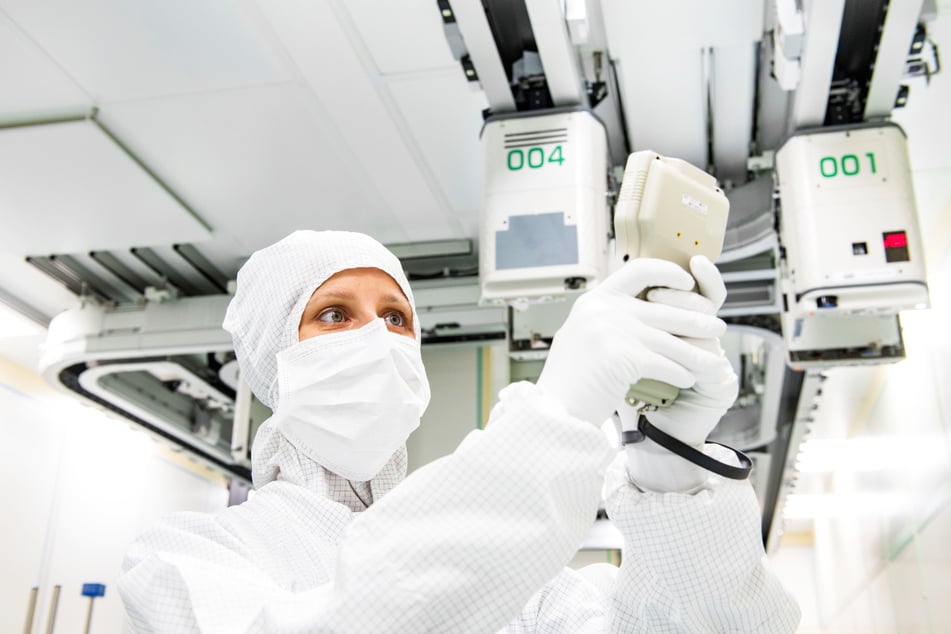 Siltronic entwickelt und produziert hochwertige Siliziumwafer, die als Grundlage für modernste Mikrochip-Technologien weltweit eingesetzt werden.