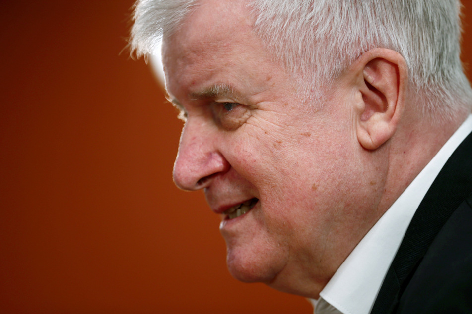 Innenminister Horst Seehofer (CSU) stellt sich hinter den CSU-Chef Markus Söder. (Archiv)