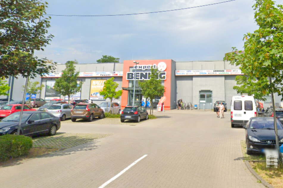 Expert Oldenburg: expert BENING, Emsstraße 3-7.