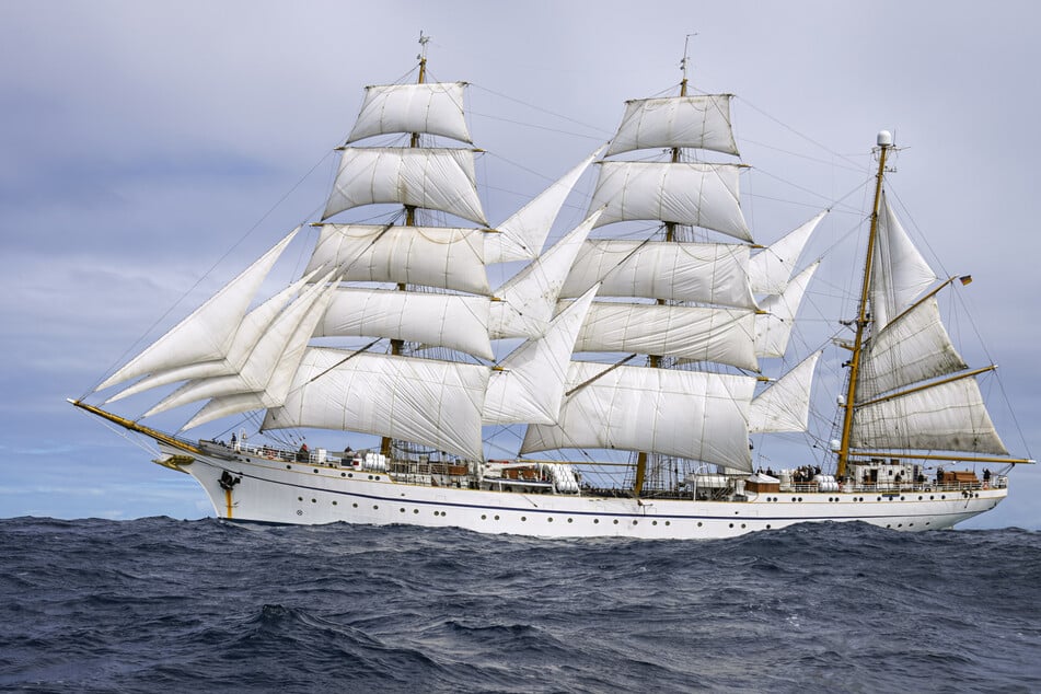 Das Traditionsschiff "Gorch Fock" soll bei ihrer Spätsommerreise helfen, junge Leute anzuwerben.