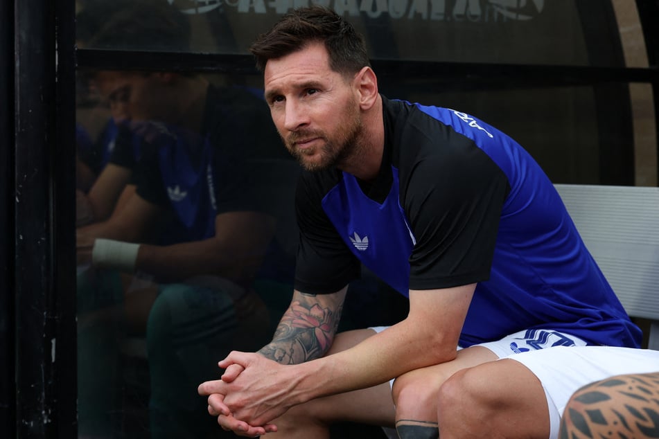 Steht Lionel Messi (38) pünktlich zum WM-Start wieder auf dem Grün?