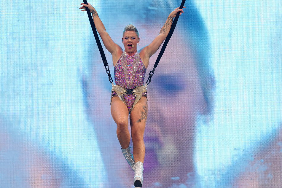 Pink treibt ihren Körper auf Konzerten zu akrobatischen Höchstleistungen. Um so wichtiger ist es, dass die Sängerin bei Auftritten gesund ist.