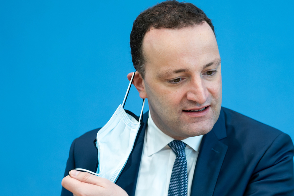 Maskenpflicht wird laut Spahn auch in Herbst und Winter gelten