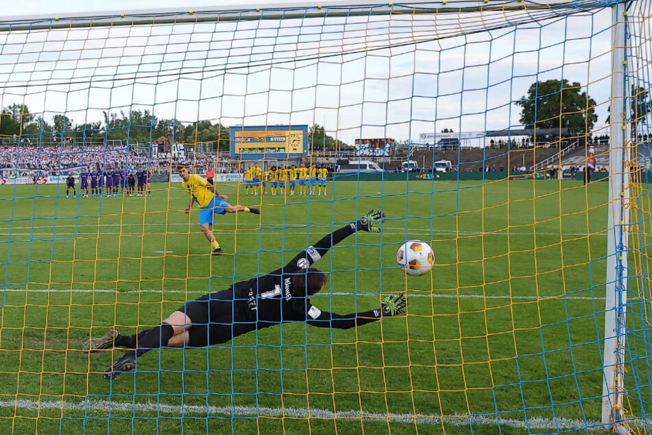 Beim Elfmeterschießen unterlag der FCE am Ende Lok mit 5:6.