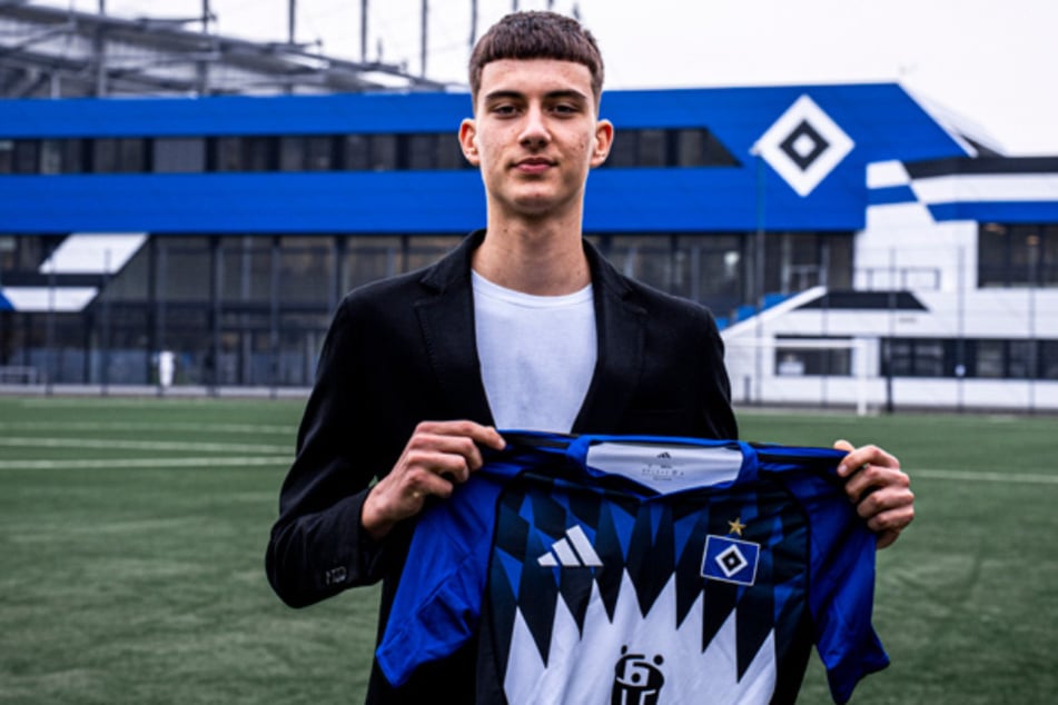 Mittelstürmer Andrej Vasiljevic (16) wird ab kommender Saison im HSV-Trikot auflaufen.