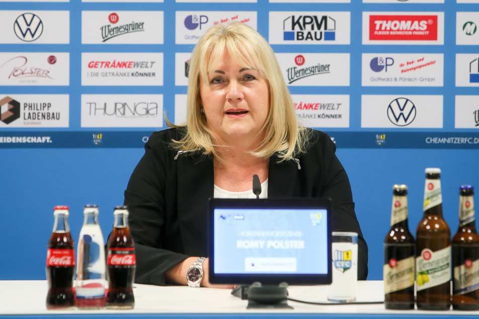 CFC-Vorstandsvorsitzende Romy Polster bestätigt, dass die Option des Kurzarbeitergelds am Mittwoch mit der Mannschaft besprochen wird.