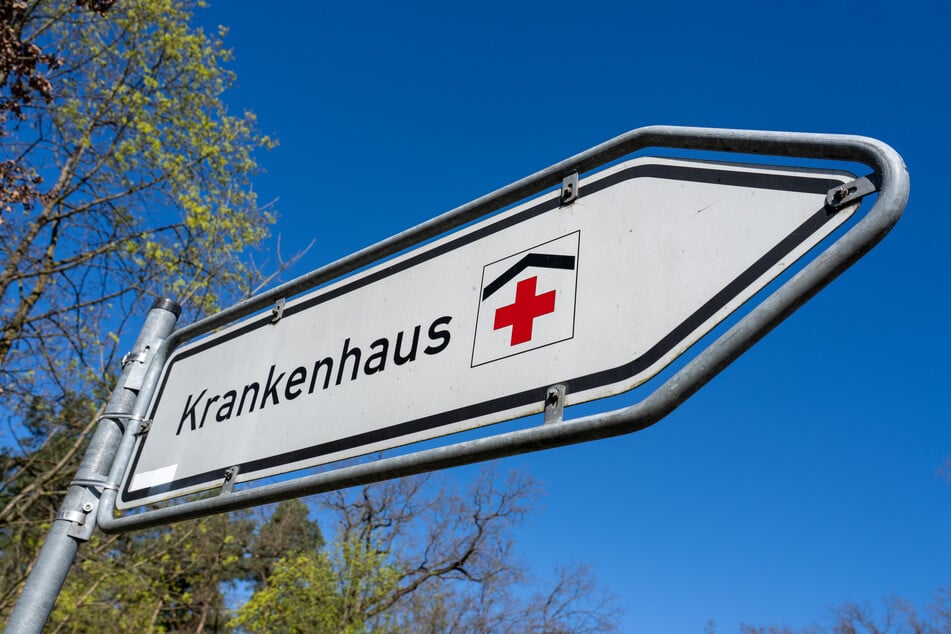 Nach der Rettung der Kinder wurden bei ihnen zahlreiche Verletzungen festgestellt. (Symbolbild)