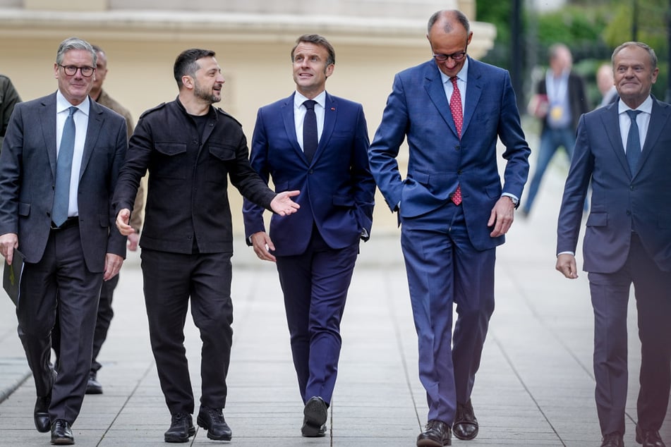 Keir Starmer (62, v.l.n.r.), Wolodymyr Selenskyj (47), Emmanuel Macron (47), Friedrich Merz (69) und Donald Tusk (68) bei einem gemeinsamen Treffen in Kiew im Mai 2025.